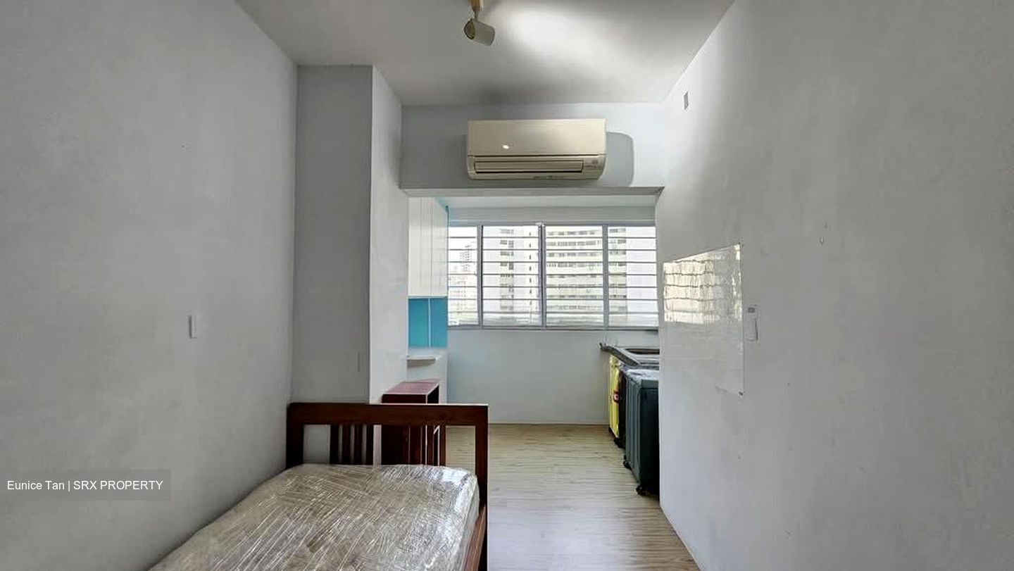 Pine Grove (D21), Condominium #554781011